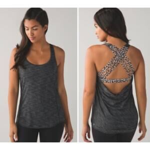 Lululemon WILD tank slouchy back grey leapord print built in bra size 6 active